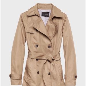 Banana Republic trench / rain coat